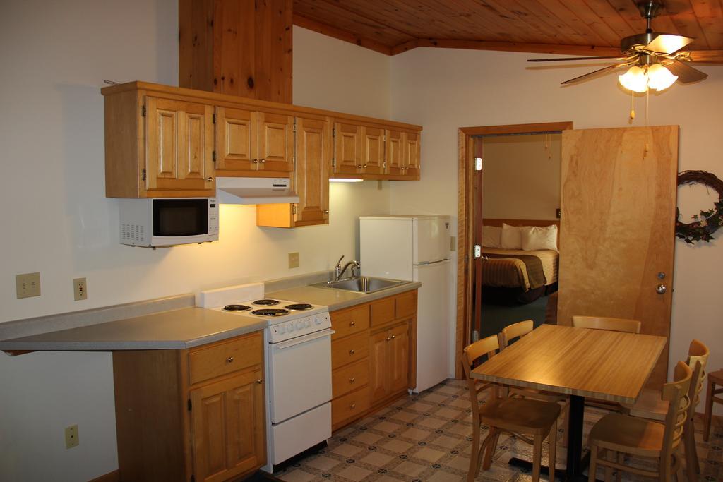 Superior Ridge Resort Motel Schroeder Bagian luar foto