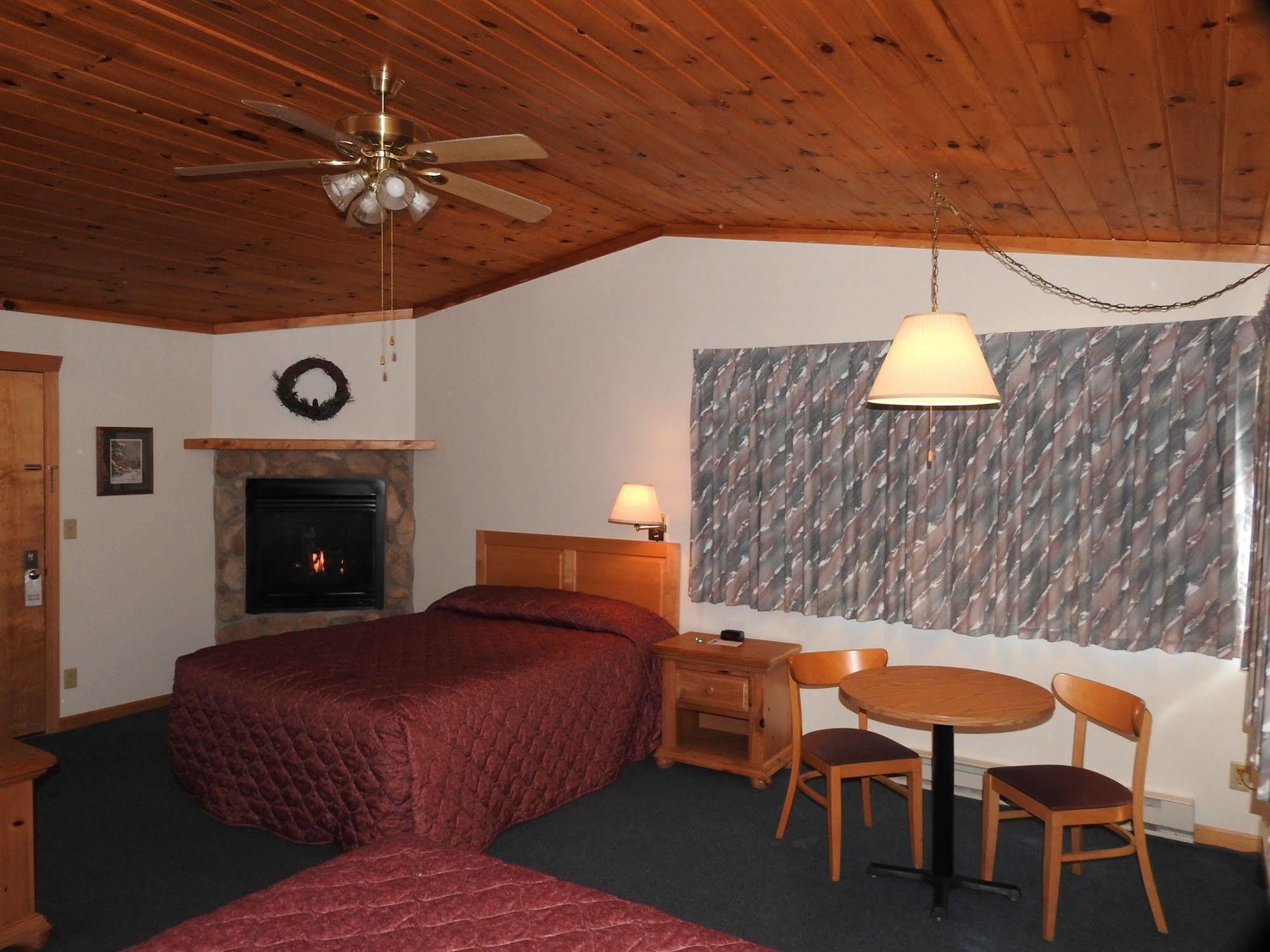 Superior Ridge Resort Motel Schroeder Bagian luar foto