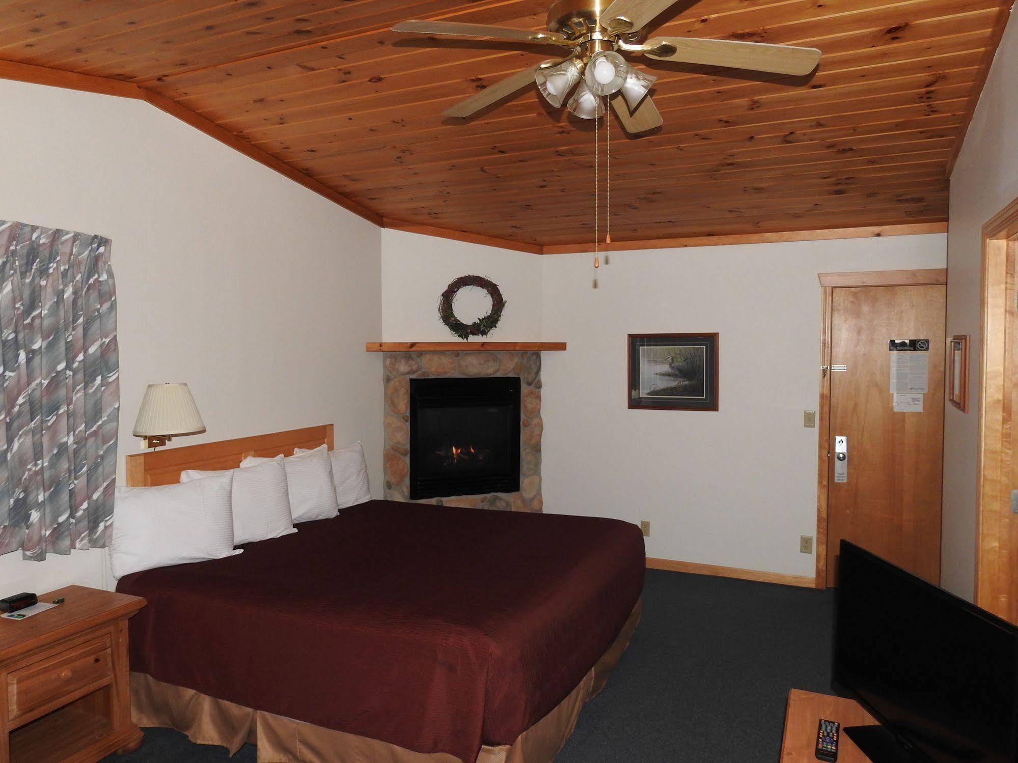 Superior Ridge Resort Motel Schroeder Bagian luar foto