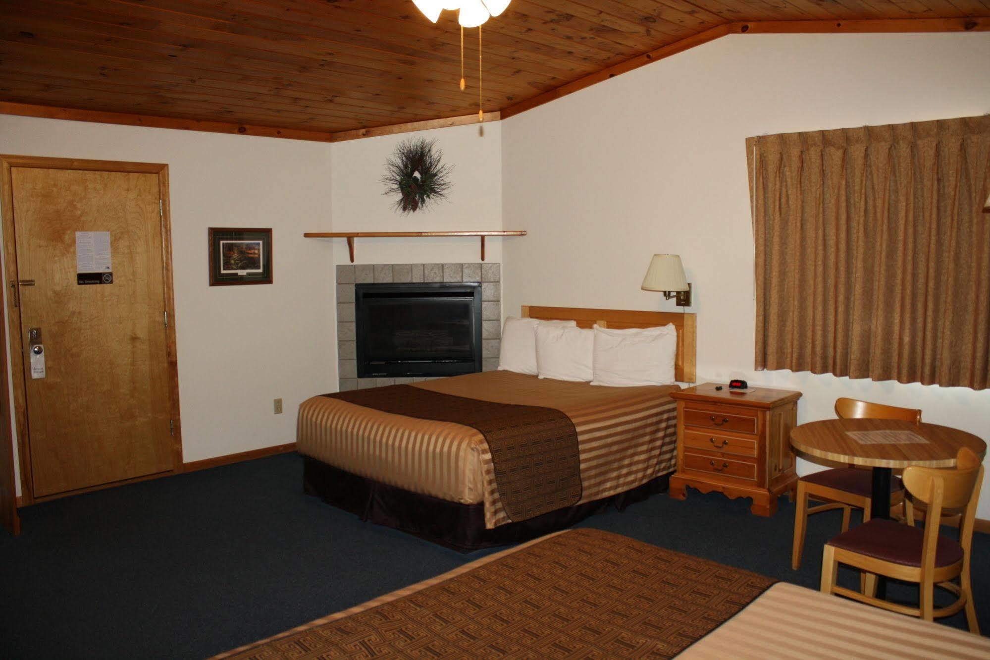 Superior Ridge Resort Motel Schroeder Bagian luar foto