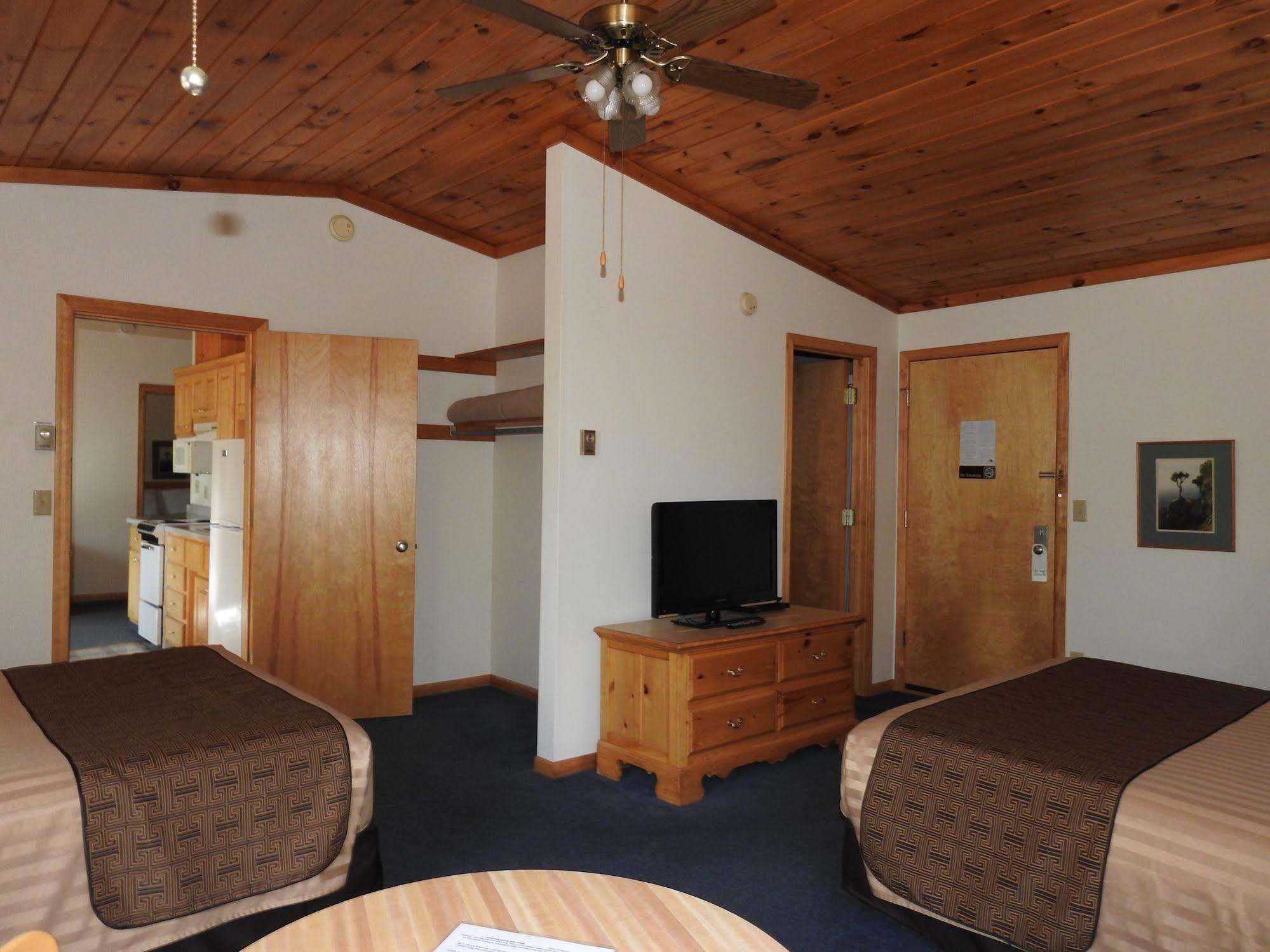 Superior Ridge Resort Motel Schroeder Bagian luar foto